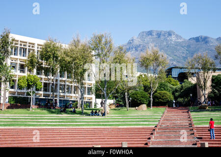 Città del Capo Sud Africa, Zonnebloem, Cape Peninsula University of College campus, studenti Table Mountain National Park, SAfri150311055 Foto Stock