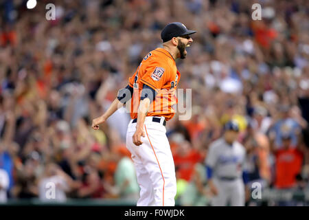 Houston, Texas, Stati Uniti d'America. 21 Agosto, 2015. Houston, TX, Stati Uniti d'America. 21 Ago, 2015. Houston Astros lanciatore Mike Fiers #54 celebra il suo no-hitter come Houston Astros sconfitti i Los Angeles Dodgers dal Minute Maid Park a Houston, TX. Immagine di credito: Erik Williams/Cal Sport Media. Credito: csm/Alamy Live News Foto Stock