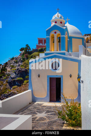 La Chiesa cattolica di San Stylianos nella città di Thira sull'isola greca di Santorini (Thera) Foto Stock