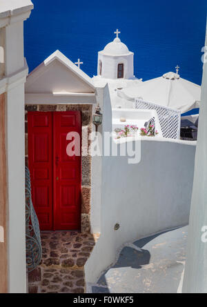Edifici della città di Thira sull'isola greca di Santorini (Thera) Foto Stock
