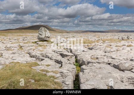 Twistleton cicatrice irregolare, Yorkshire Dales National Park Foto Stock