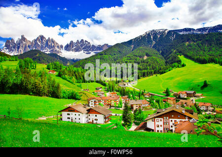 Val di Funes campagna nelle Dolomiti, Italia del Nord Foto Stock