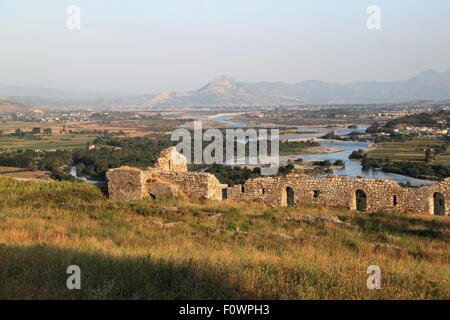 Fiume Kiri dalla sezione principale del castello di Rozafa, Shkodra, Albania, Balcani, Europa Foto Stock