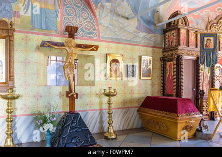 Interno della chiesa e le attrezzature per il culto Foto Stock