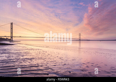 Humber Bridge, sospensione ponte tra East Yorkshire (scafo) e Lincolnshire (Lincoln) NEL REGNO UNITO Foto Stock