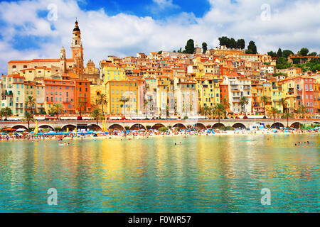 Colorato Menton - splendida cittadina nel sud della Francia Foto Stock