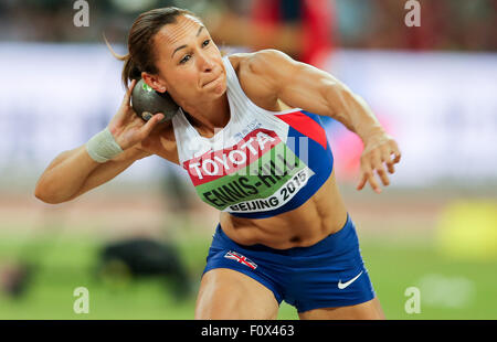 Pechino, Cina. Il 22 agosto, 2015. La Gran Bretagna è Jessica Ennis-Hill compete nel colpo messo la sezione di Heptathlon concorso al XV Associazione Internazionale delle Federazioni di Atletica (IAAF) Atletica Campionati del mondo presso il National Stadium, noto come Bird's Nest, a Pechino, in Cina, il 22 agosto 2015. Foto: Michael Kappeler/dpa/Alamy Live News Foto Stock