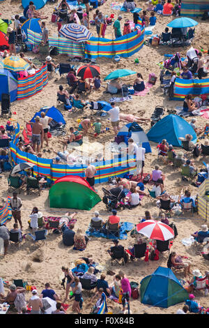 Bournemouth, Regno Unito. Il 22 agosto 2015. I visitatori si scende sul Bournemouth per l'Ottava annuale Bournemouth Air Festival. Credito: Carolyn Jenkins/Alamy Live News Foto Stock