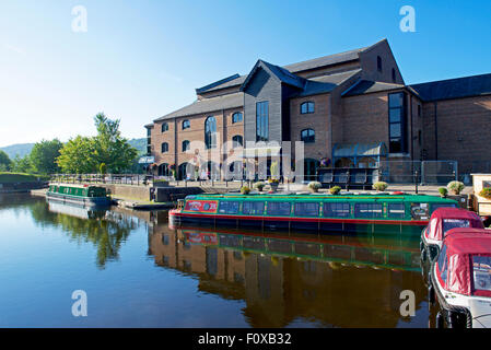 Il bacino del canale a Brecon, Brecon e Monmouthshire Canal, Powys, Wales UK Foto Stock