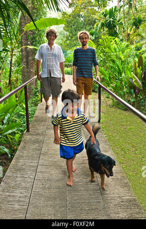 Il Riverside cottages in KHO SOK, un luogo di soggiorno perfetto per visitare Kho Sok Parco Nazionale ed è un bambino gentile - Destinazione Foto Stock