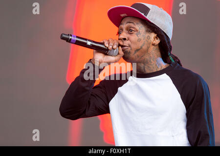 Wantagh, New York, Stati Uniti d'America. Il 22 agosto, 2015. Il rapper Lil Wayne suona dal vivo durante la cerimonia inaugurale dei Billboard Hot 100 MUSIC FESTIVAL alla Nikon di Jones Beach Theatre in Wantagh, New York Credito: Daniel DeSlover/ZUMA filo/Alamy Live News Foto Stock