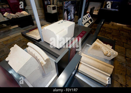 Esempi di scalpellino arte all'interno di York Minster, North Yorkshire, Inghilterra, Regno Unito Foto Stock