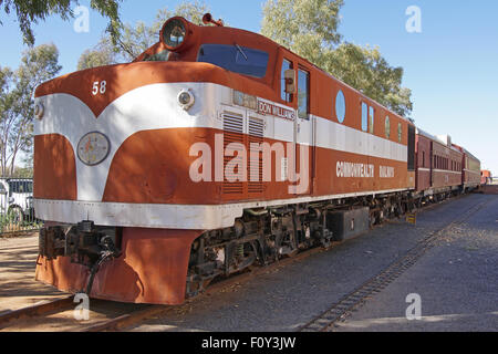 ALICE SPRINGS, Australia - 3 Maggio 2015: Old Ghan treno sul patrimonio del museo ferroviario il 3 maggio 2015 ad Alice Springs, Australia Foto Stock