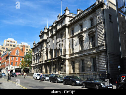 La vecchia strada di prua a una stazione di polizia e di magistrati' Court, Londra, Inghilterra, Regno Unito Foto Stock