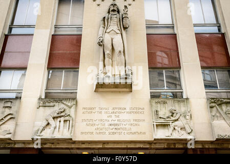 Sculture sulla facciata di Thomas Hunter Blanton ufficio edificio (Thomas Jefferson Building), 1220 Bank Street, Richmond, Virginia Foto Stock