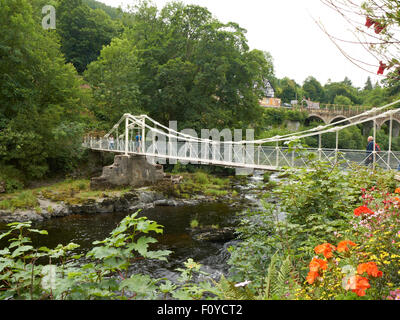 Il Ponte delle catene sul fiume Dee in Berwyn Llangollen Denbighshire Wales UK Foto Stock