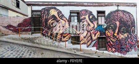 Street Art, graffiti a Valparaiso, Cile Foto Stock