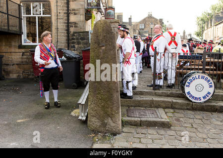 Il Saddleworth Ruschart Festival in Uppermill domenica 23 agosto 2015). Foto Stock