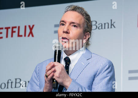 American tv producer Dave Spector parla durante un evento mediatico di annunciare un Business Alliance per il video Netflix servizio di consegna in Giappone il 24 agosto 2015, Tokyo, Giappone. Dal 2 settembre la SoftBank 37 milioni gli utenti saranno in grado di accedere a un Netflix Inc. abbonamento a partire a 650 JPN (5.34 USD) per una scheda SD Standard plan. La società ha inoltre in progetto di lavorare sul giunto per la creazione dei contenuti dei progetti. Credito: Rodrigo Reyes Marin/AFLO/Alamy Live News Foto Stock