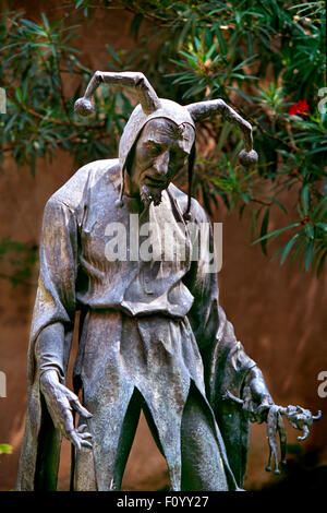 L'Italia, Lombardia, Mantova, il cortile di casa di Rigoletto, Statua di Aldo Falchi Foto Stock