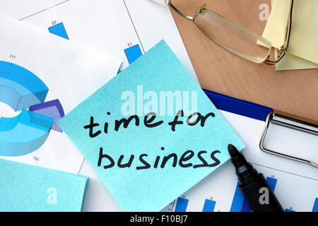 La carta con le parole del tempo per business e grafici. Foto Stock