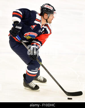 Ostrava, Repubblica Ceca. 23 Ago, 2015. 2° turno gruppo I ice hockey Champions League, HC Vitkovice acciaio vs Adler Mannheim in Ostrava, Repubblica Ceca il 23 agosto 2015. Rostislav Olesz di Vitkovice. © Jaroslav Ozana/CTK foto/Alamy Live News Foto Stock