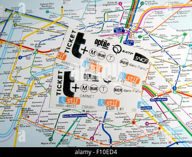 Parigi biglietti della metro e mappa Foto Stock