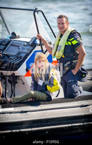 Amsterdam, Paesi Bassi. 23 Ago, 2015. La principessa Alexia a vela 2015 ad Amsterdam in Olanda, 23 agosto 2015. Foto: Patrick van Katwijk/ point de vue fuori - nessun filo SERVICE -/dpa/Alamy Live News Foto Stock