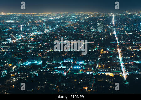 Vista di Los Angeles di notte, dall'Osservatorio Griffith, in Griffith Park, Los Angeles, California. Foto Stock