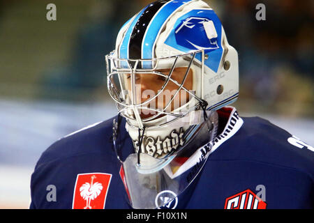 Ingolstadt, Baviera, Germania. 22 Ago, 2015. Da sinistra Marco EISENHUT (Ingolstadt), .Hockey Champions League Match Day 2.ERC Ingolstadt vs Braehead Cland Glasgow, .Ingolstadt, Saturn Arena, Agosto 23th, 2015.48 di squadre di dodici paesi europei prendere parte al Hockey Champions League, infine il preferito team tedesco vince 5:2 oltre il team di Glasgow. © Wolfgang Fehrmann/Wolfgang Fehrmann/ZUMA filo/Alamy Live News Foto Stock