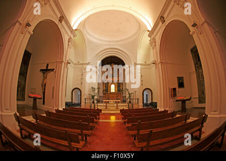 Interno della chiesa gotica in cima del Monte Toro, o El Toro. Foto Stock