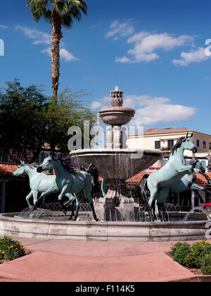 Horse Fountain a Scottsdale in Arizona, alla periferia di Phoenix negli Stati Uniti. E' una città costruita sul Turismo Foto Stock