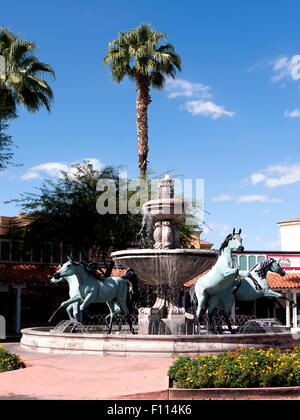 Horse Fountain a Scottsdale in Arizona, alla periferia di Phoenix negli Stati Uniti. E' una città costruita sul Turismo Foto Stock