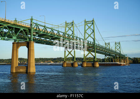 La I-74 ponte di collegamento Iowa e Illinois Foto Stock