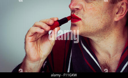 Uomo caucasico rossetto Foto Stock