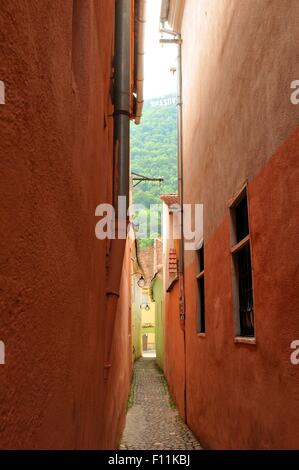 String Street (strada Sforii) fu costruito nel XVII secolo ed è considerata una delle strade più stretta in Europa. Foto Stock