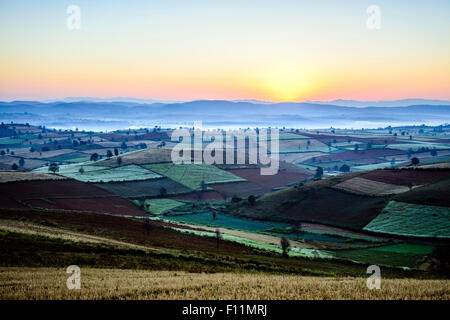 Vista panoramica di terreni agricoli rurale, Mandalay Myanmar Foto Stock