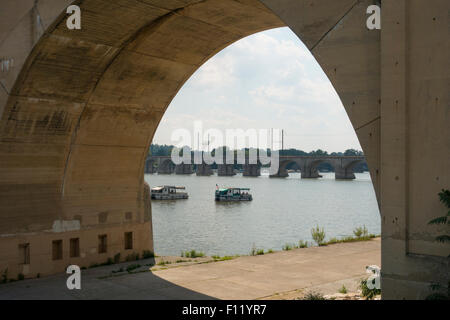 Ponti fiume Susquehanna in Pennsylvania PA Harrisburg Foto Stock