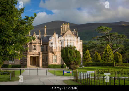 Muckross House e tenuta vicino a Killarney, nella contea di Kerry, Irlanda Foto Stock