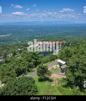 Vista panoramica di Mohonk Mountain House, la Hudson Valley in Shawangunk Montagne in Upstate New York. Foto Stock