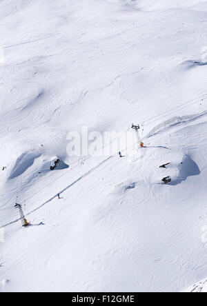 La barra a T di sollevamento di sci presso la stazione sciistica di Belalp in Svizzera (Canton Vallese) Foto Stock