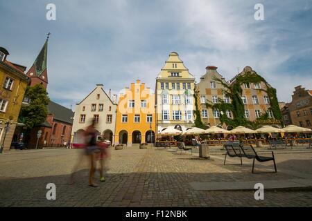 OLSZTYN, Polonia - Agosto 21, 2015: vecchie case di Olsztyn nel centro di Olsztyn città vecchia Foto Stock