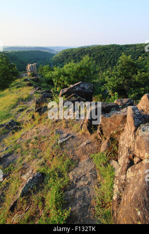 Antica torre sotto la ricostruzione presso il bordo meridionale del Bükk parco nazionale in Ungheria Foto Stock