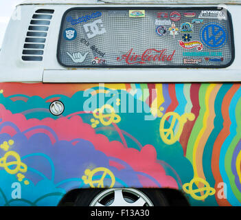 Verniciato colorato stile hippie VW Volkswagen camper van Foto Stock
