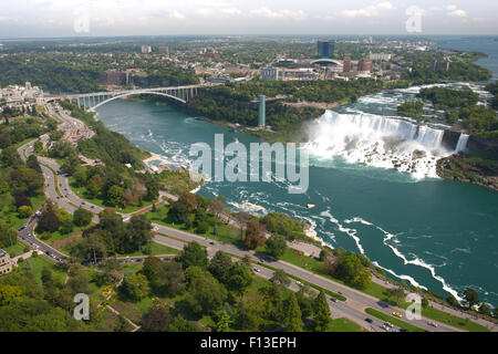 Vista in lontananza Niagara Falls, Ontario, Canada Foto Stock