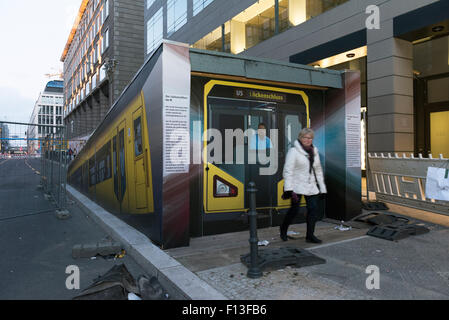 Berlino, Germania, il futuro di uscita U5 stazione della metropolitana Unter den Linden Foto Stock