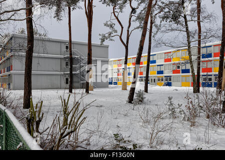 Berlino, Germania, completato contenitore residenziale impianto nella neve Foto Stock