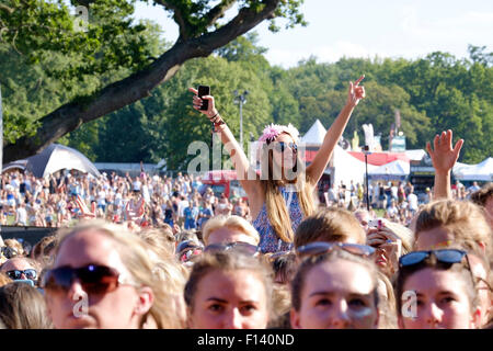 Jess Glynne gioca V Festival Hylands Park su 22/08/2015 a Hylands Park, Chelmsford. Persone nella foto: Jess Glynne. Foto di Julie Edwards Foto Stock