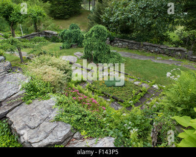 Intimo giardino a Innesfree giardini in Millbrook, New York. Foto Stock