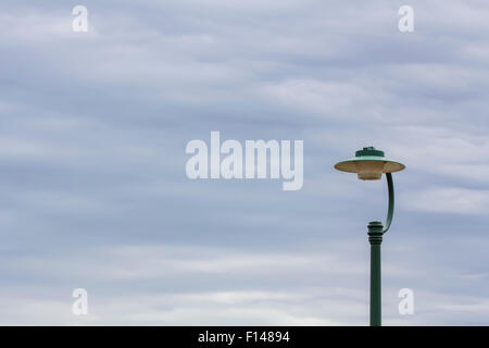 Via la luce visibile in un giorno nuvoloso. Brisbane, Queensland, Australia. Foto Stock